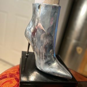 Let’s party! 9 west booties!